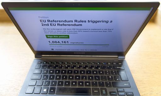 La petizione popolare web anti-Brexit supera 3 milioni di firme La petizione popolare web anti-Brexit supera 3 milioni di firme
