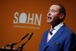 Jeffrey Gundlach, founder of DoubleLine Capital, speaks at the Sohn Investment Conference in New York City, U.S. May 4, 2016.  REUTERS/Brendan McDermid - RTX2CVS0