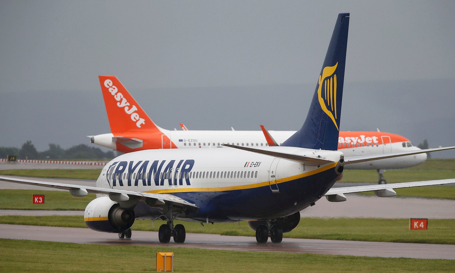 UK-based airlines told to move to Europe after Brexit or lose major routes UK-based airlines told to move to Europe after Brexit or lose major routes