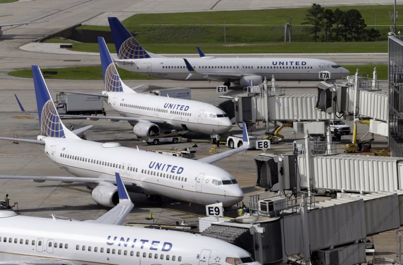 United raising limit on payments to bumped flyers to $10,000