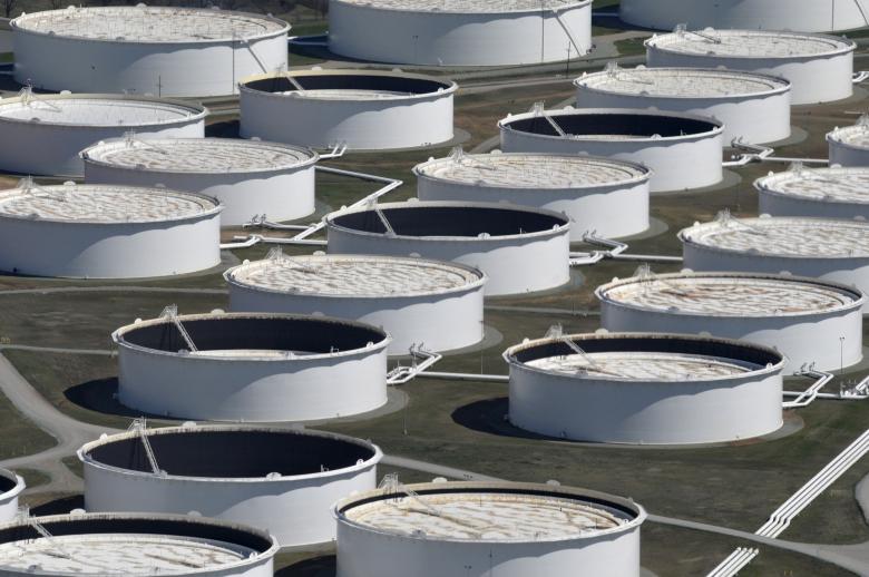 Full tanks and tankers: a stubborn oil glut despite OPEC cuts