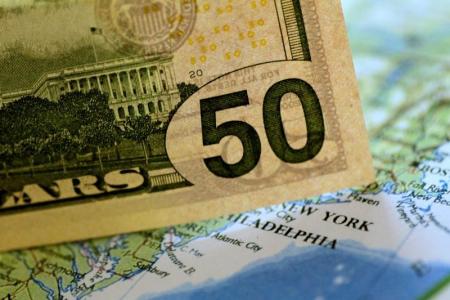 Dollaro recupera dopo peggior trimestre in 7 anni Dollaro recupera dopo peggior trimestre in 7 anni