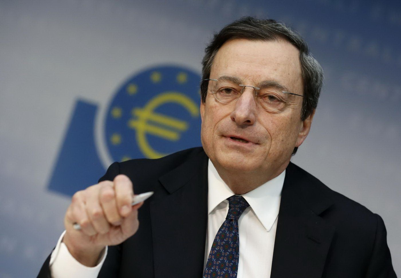 Dalla Bce ancora politica monetaria espansiva. Da gennaio taglio del Qe Dalla Bce ancora politica monetaria espansiva. Da gennaio taglio del Qe