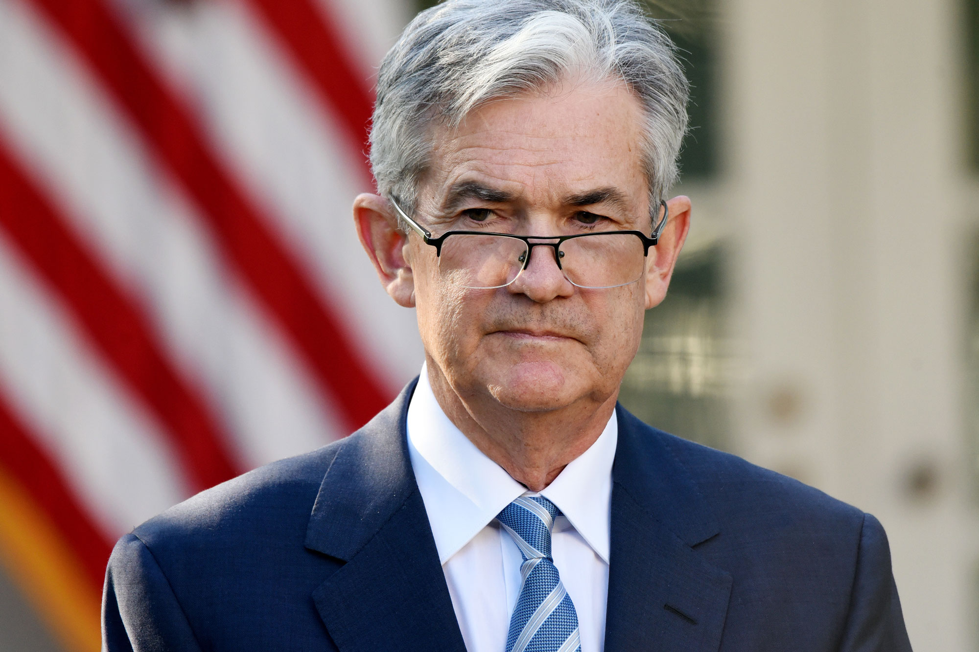 Powell: “E’ tempo di normalizzare il costo del denaro”
