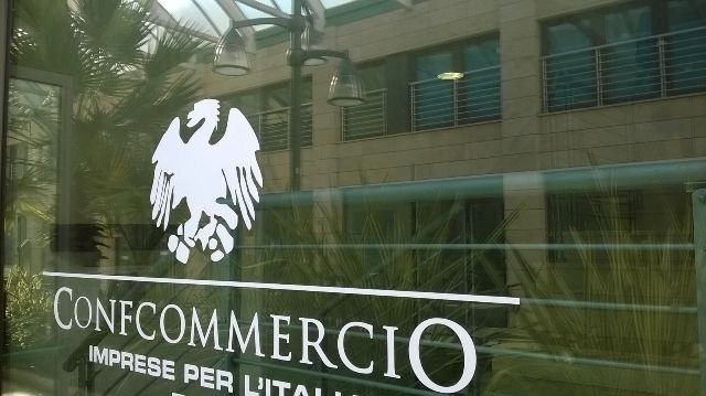 Confcommercio: stabilità nei consumi ad ottobre Confcommercio: stabilità nei consumi ad ottobre