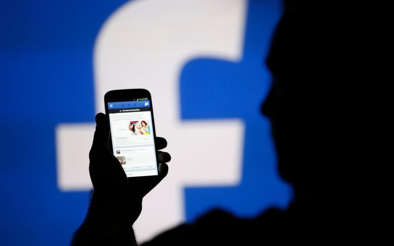 L’Antitrust tedesco contro Facebook: “Raccoglie abusivamente i dati”