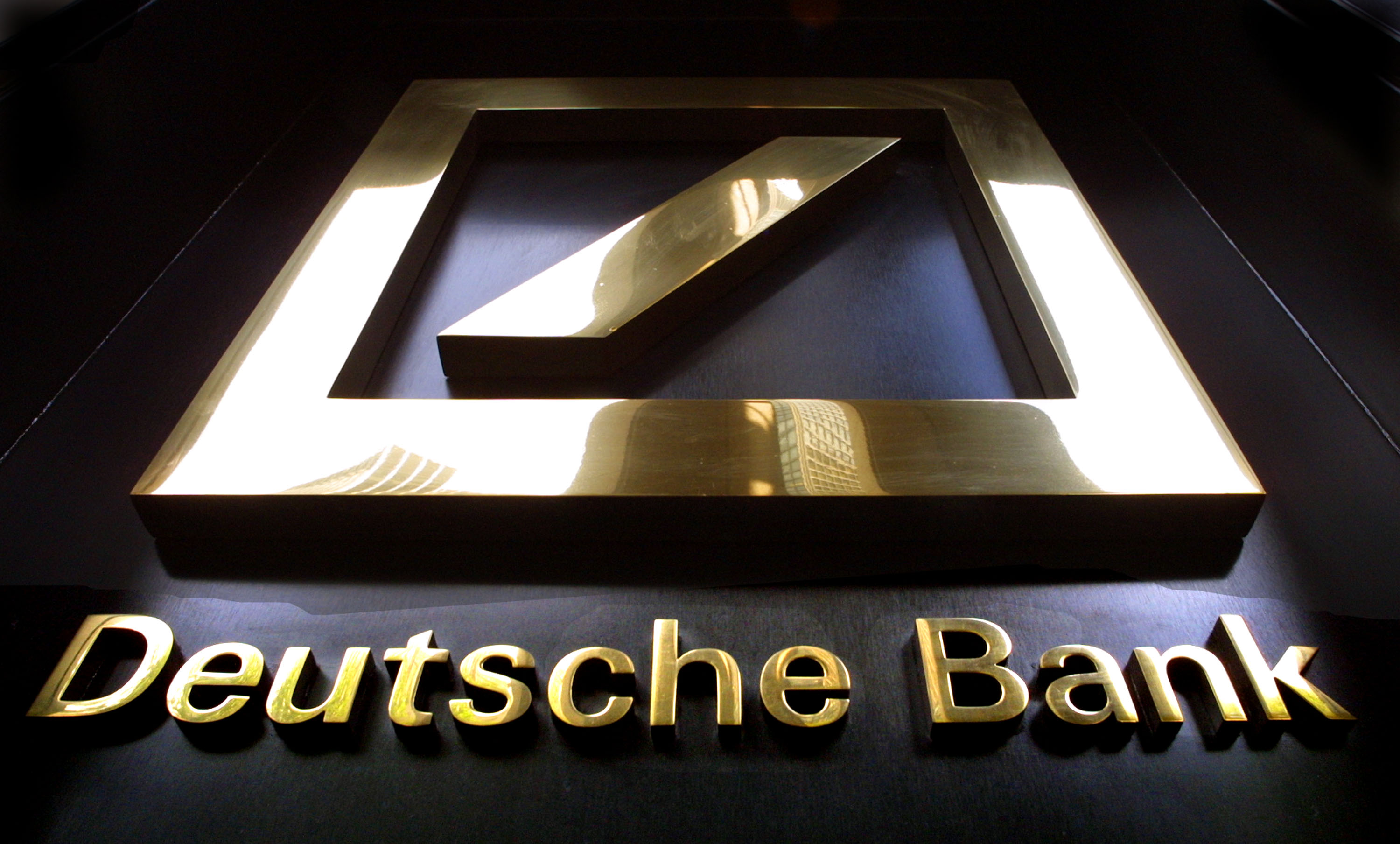 Deutsche Bank CEO sees far fewer than 4,000 Brexit-related moves: paper Deutsche Bank CEO sees far fewer than 4,000 Brexit-related moves: paper