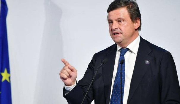 Calenda. Partnership con la Francia in campo navale e spaziale Calenda. Partnership con la Francia in campo navale e spaziale