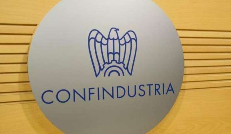 Confindustria. A gennaio attività industriale -0,3% Confindustria. A gennaio attività industriale -0,3%