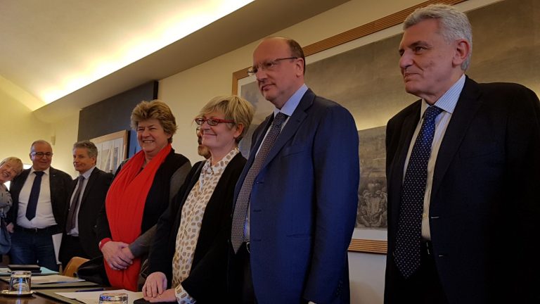 Confindustria e sindacati firmano l’accordo sulla nuova contrattazione Confindustria e sindacati firmano l’accordo sulla nuova contrattazione