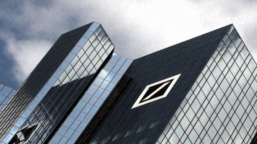 Deutsche Bank Management Board Waives Bonuses for Third Year