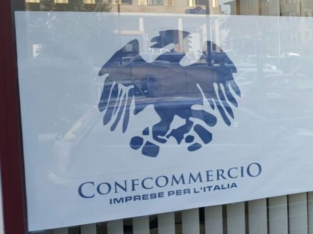 Confcommercio: 24 mld di vendite on line