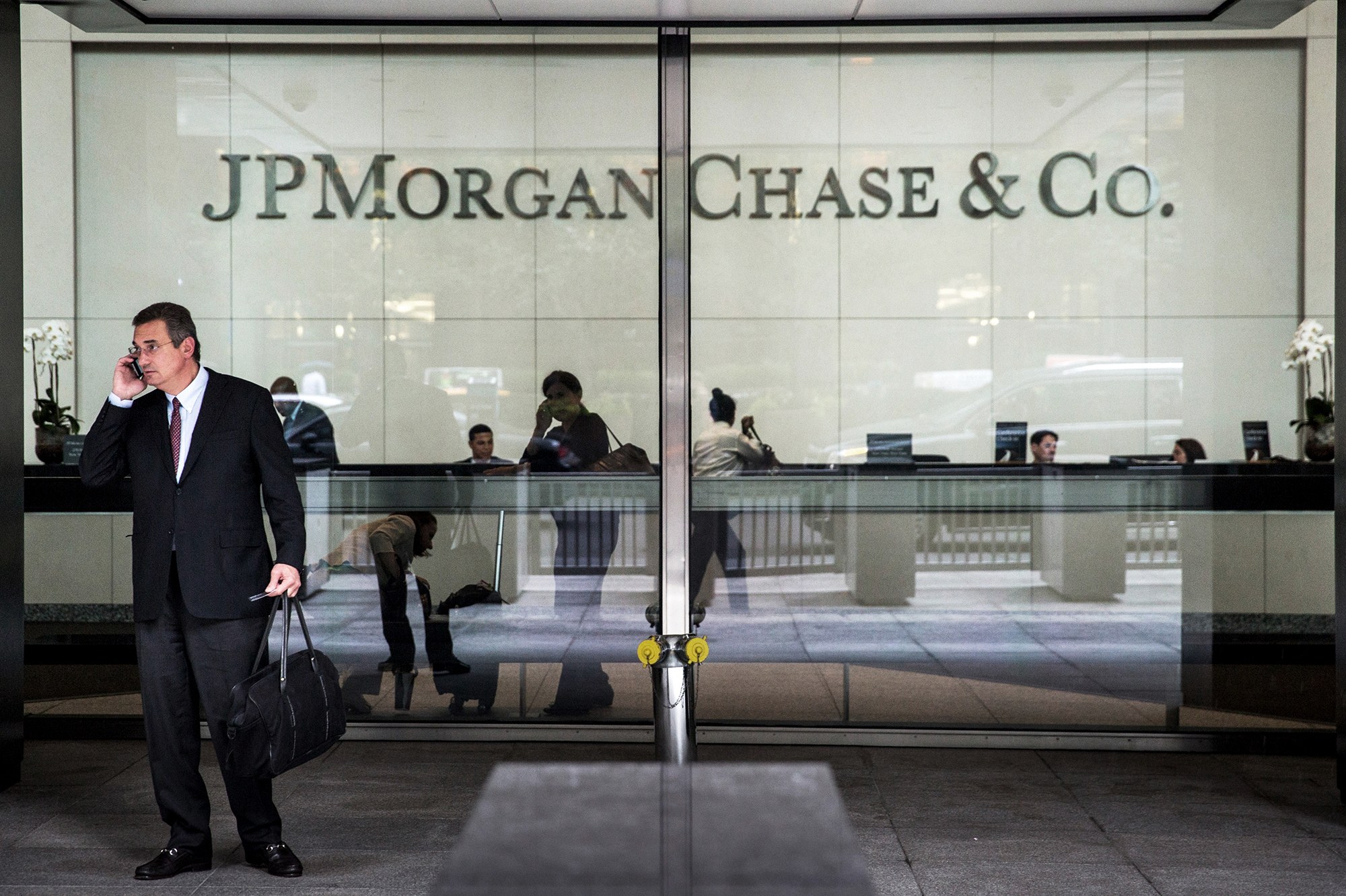 JPMorgan ‘Significantly’ Cut Exposure to Gun Industry, CFO Says JPMorgan ‘Significantly’ Cut Exposure to Gun Industry, CFO Says
