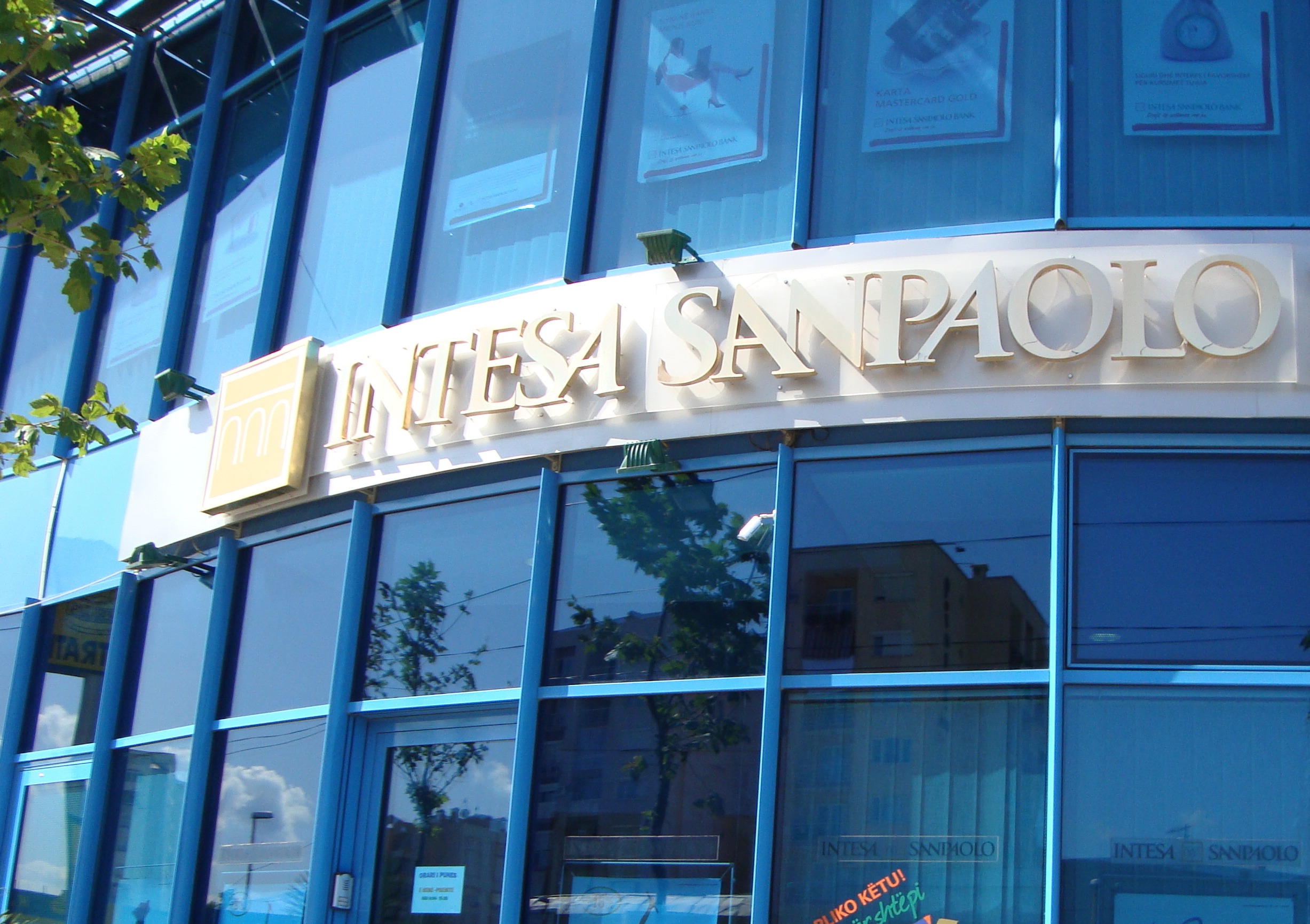 Intesa Sanpaolo rinuncia alla garanzia dello Stato su titoli delle banche venete Intesa Sanpaolo rinuncia alla garanzia dello Stato su titoli delle banche venete