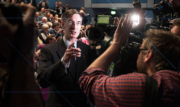 ESCAPE FROM EU! Rees-Mogg urges Tories to back Hardest Brexit and not pay a SINGLE PENNY ESCAPE FROM EU! Rees-Mogg urges Tories to back Hardest Brexit and not pay a SINGLE PENNY