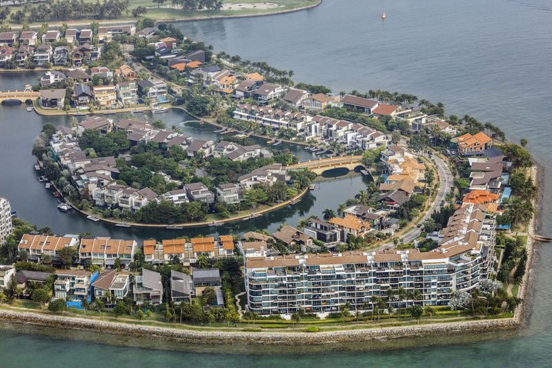 Singapore Ousts Hong Kong as No. 1 for Luxury Home-Price Gains