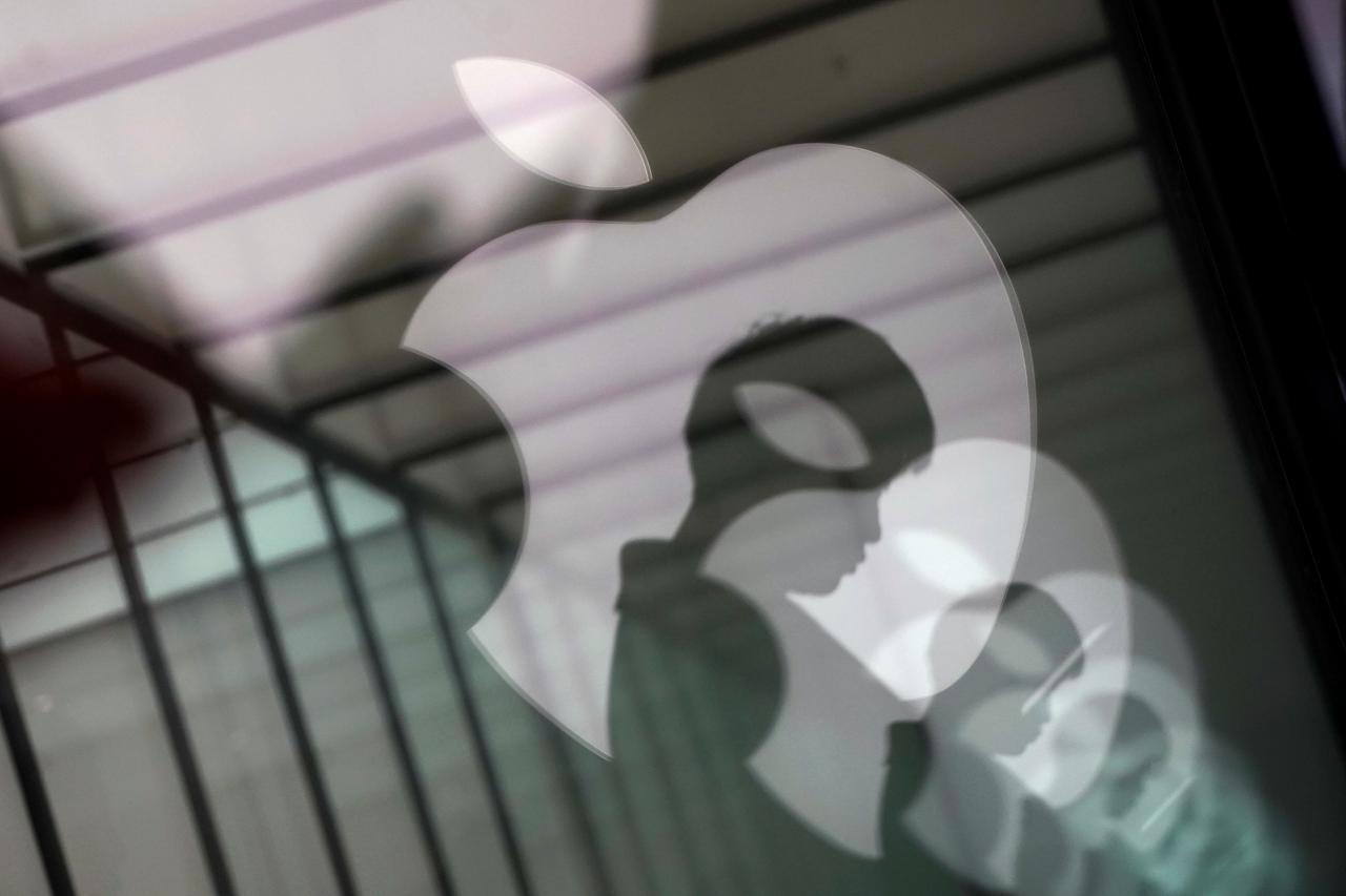 Corrected: Apple cuts current-quarter production plan for new iPhones by 10 percent: Nikkei Corrected: Apple cuts current-quarter production plan for new iPhones by 10 percent: Nikkei
