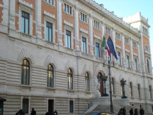La finanza premia politiche costruttive La finanza premia politiche costruttive