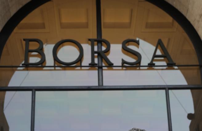 Borse, il virus fa paura. Dopo il voto lo spread ai minimi (140 punti) Borse, il virus fa paura. Dopo il voto lo spread ai minimi (140 punti)