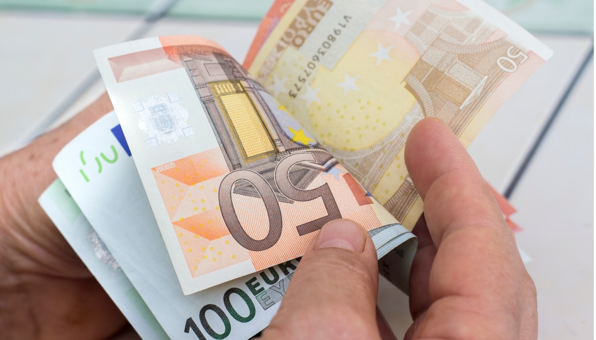 Interessi negativi, euro botta da 25 miliardi per le banche