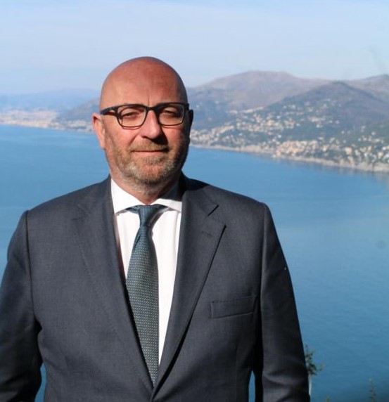 Titolo:Luigi calcagno fonda calcagnorivieradriver.com la tradizione dell autonoleggio per business e turismo in Liguria