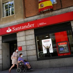 Gli effetti del Covid sui conti delle banche, perdita da 11 miliardi per il Santander Gli effetti del Covid sui conti delle banche, perdita da 11 miliardi per il Santander