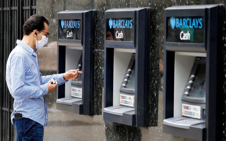 Banche: Bankitalia, a giugno prestiti +2,3% su anno, a famiglie +1,6% Banche: Bankitalia, a giugno prestiti +2,3% su anno, a famiglie +1,6%
