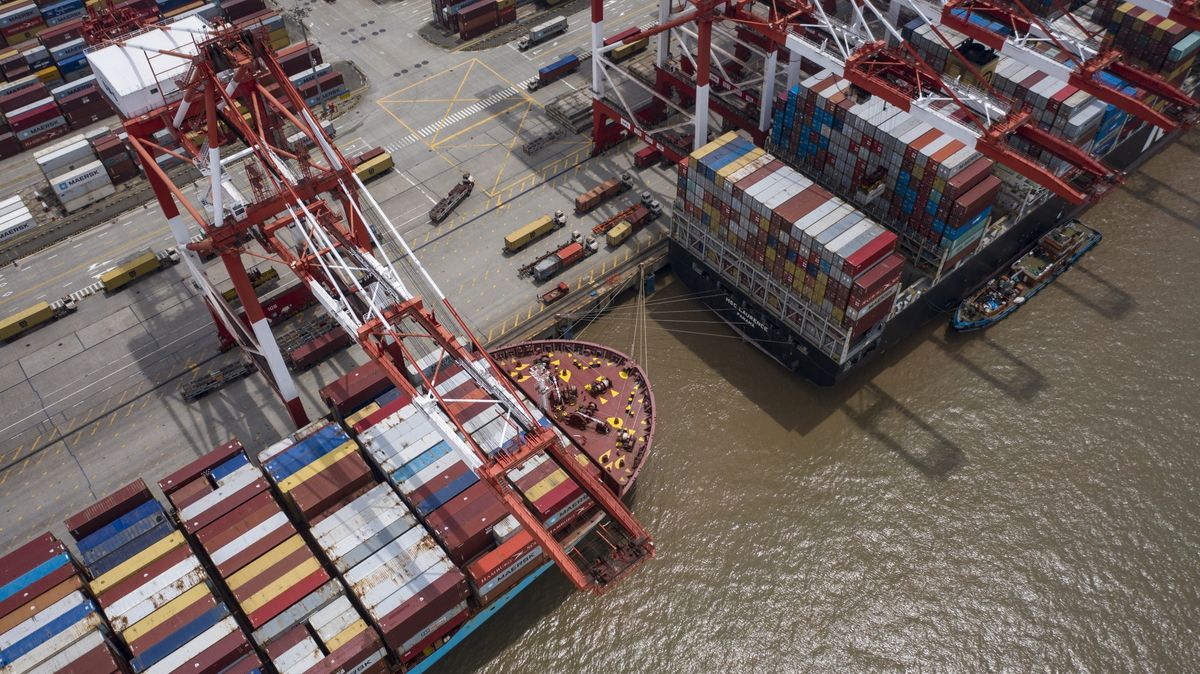 China to Expand Policy Support for Exporters, Xinhua Says China to Expand Policy Support for Exporters, Xinhua Says