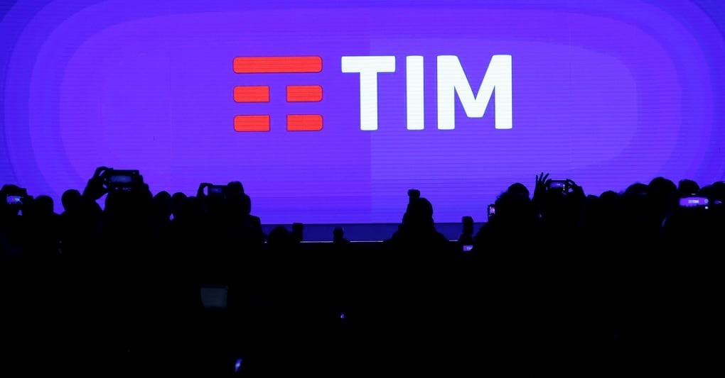 Tim tratta in esclusiva per la compagnia brasiliana Oi. Offerta da 2,7 miliardi Tim tratta in esclusiva per la compagnia brasiliana Oi. Offerta da 2,7 miliardi
