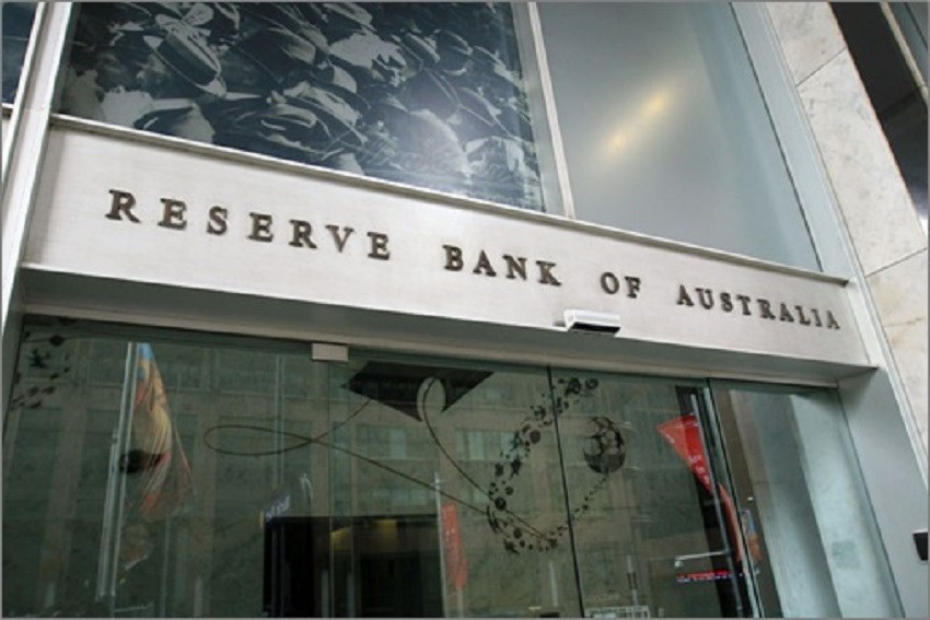 Australia: banca centrale RBA lascia tassi invariati allo 0,25%, estende finanziamenti a banche Australia: banca centrale RBA lascia tassi invariati allo 0,25%, estende finanziamenti a banche