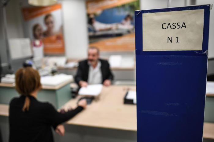 Dpcm:Abi,servizi banche garantiti, massima attenzione salute Dpcm:Abi,servizi banche garantiti, massima attenzione salute