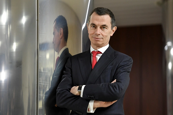 Tonfi in Borsa con dieta dividendi ad azionisti banche imposta da Bce. Pressing Mustier, Bini Smaghi e Co. per ripristinare cedole Tonfi in Borsa con dieta dividendi ad azionisti banche imposta da Bce. Pressing Mustier, Bini Smaghi e Co. per ripristinare cedole