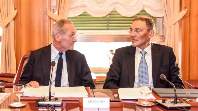 Trattativa Carige-Benetton, tre ex consiglieri (anonimi) della banca accusano i vertici Trattativa Carige-Benetton, tre ex consiglieri (anonimi) della banca accusano i vertici