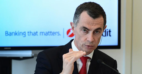 UniCredit crolla in Borsa dopo lo strappo di Mustier, mercati temono la fase di limbo UniCredit crolla in Borsa dopo lo strappo di Mustier, mercati temono la fase di limbo