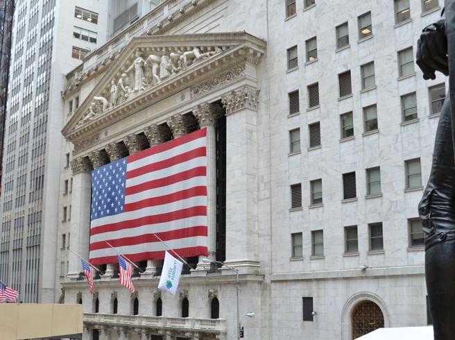 Wall Street, un anno da record al traino di Amazon e Apple Wall Street, un anno da record al traino di Amazon e Apple