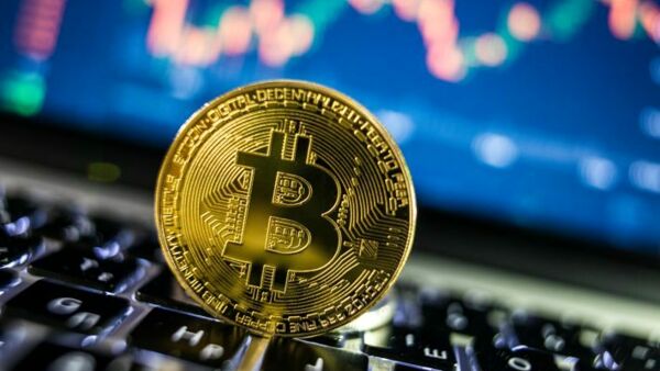 BlackRock: un primo passo verso il Bitcoin. Entra in ballo personalmente anche Fink