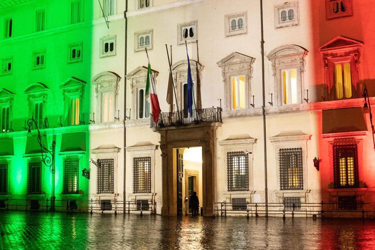 Via libera al Recovery: piano da 210 miliardi di euro Via libera al Recovery: piano da 210 miliardi di euro