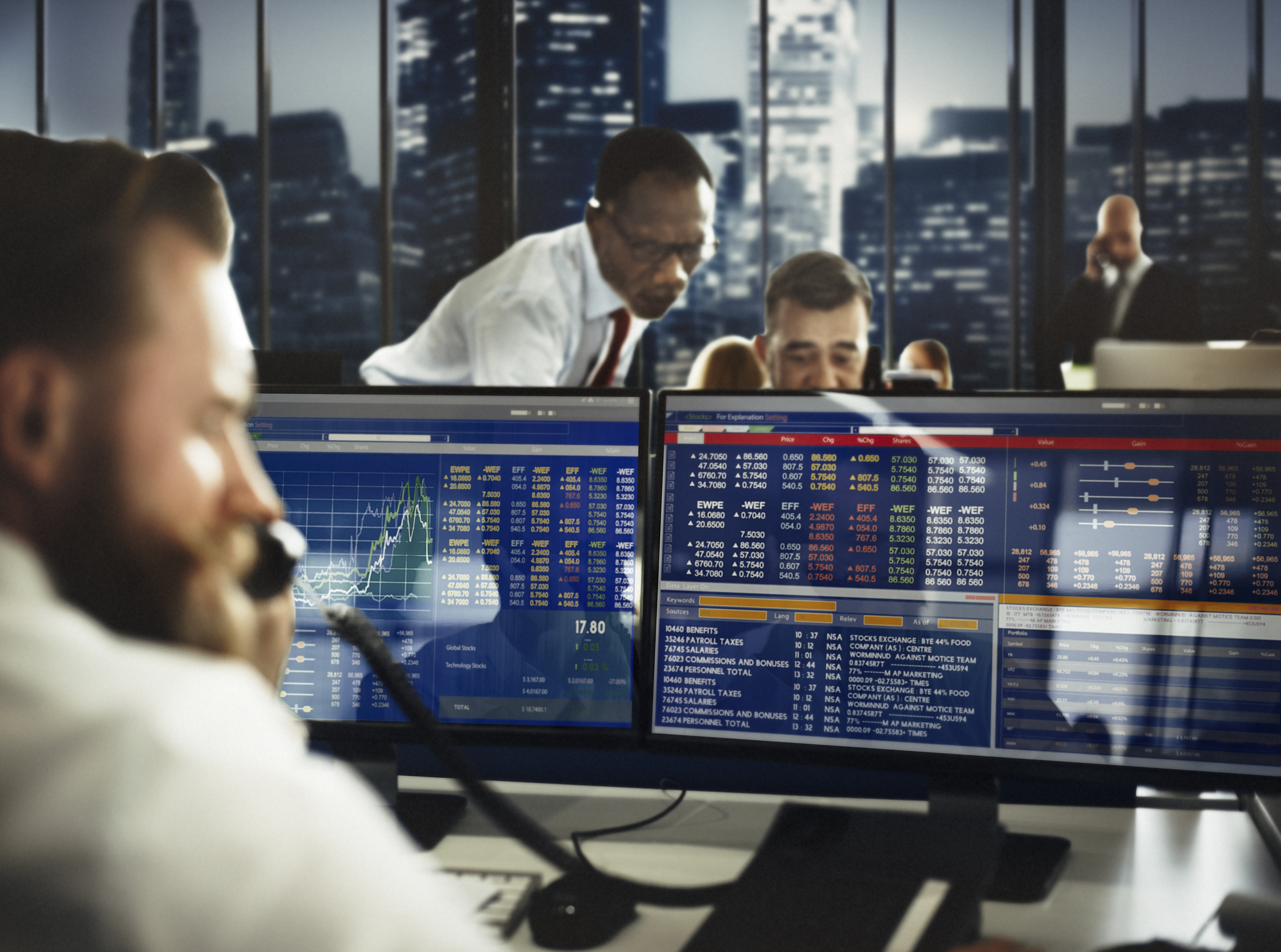 Borse Ue in cauto rialzo dopo i record di Wall Street. Spread stabile a quota 100 Borse Ue in cauto rialzo dopo i record di Wall Street. Spread stabile a quota 100