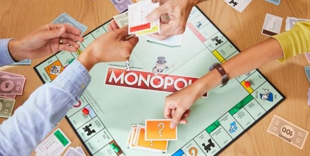 Monopoly in aiuto delle PMI, fino a 500€ in buoni shopping e 5.000€ in regalo: come partecipare Monopoly in aiuto delle PMI, fino a 500€ in buoni shopping e 5.000€ in regalo: come partecipare