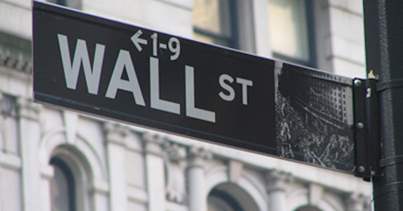 Wall Street apre in forte calo. Crolla il bitcoin