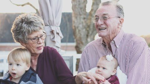 Pensioni, divario di genere: per le donne 500 euro in meno Pensioni, divario di genere: per le donne 500 euro in meno