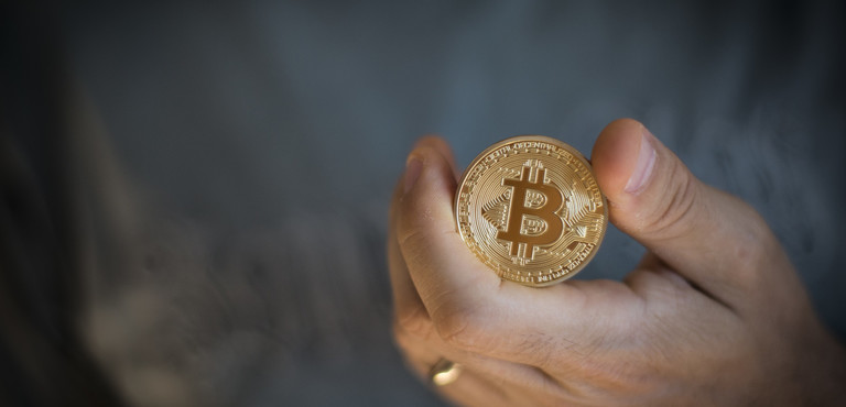 Bitcoin: supera i 50.000 dollari, prima volta in 3 mesi
