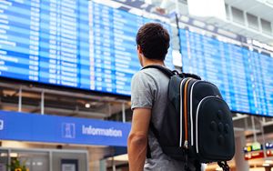 Brussels Airlines guida i passeggeri prima del volo Brussels Airlines guida i passeggeri prima del volo