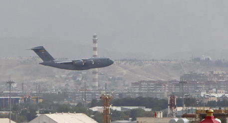 Ultimi aerei Usa partiti da Kabul, ‘la guerra è finita’ Ultimi aerei Usa partiti da Kabul, ‘la guerra è finita’