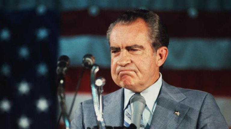 Dollaro super e oro giù: agosto 2021 ricorda Nixon di 50 anni fa