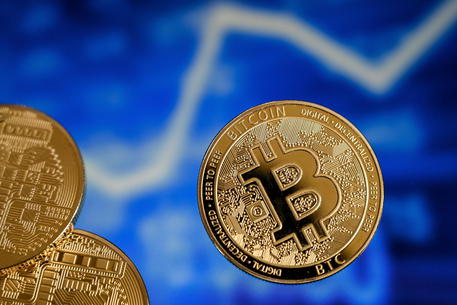 Le criptovalute in calo dopo la stretta della Cina Le criptovalute in calo dopo la stretta della Cina
