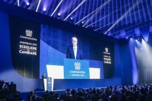 Draghi: l’ economia sale al 6% e serve un patto sociale per il paese Draghi: l’ economia sale al 6% e serve un patto sociale per il paese