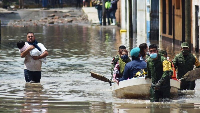 Flooding hits Mexico hospital, killing 17 patients