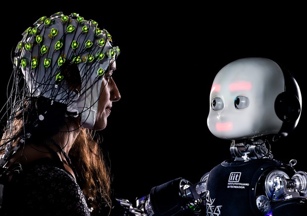 Gli umani sensibili allo sguardo dei robot