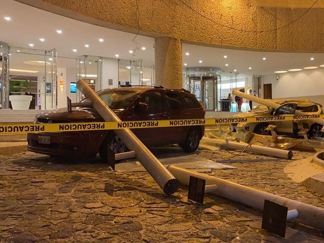 Terremoto in Messico, scossa di magnitudo 7: almeno un morto. Terremoto in Messico, scossa di magnitudo 7: almeno un morto.